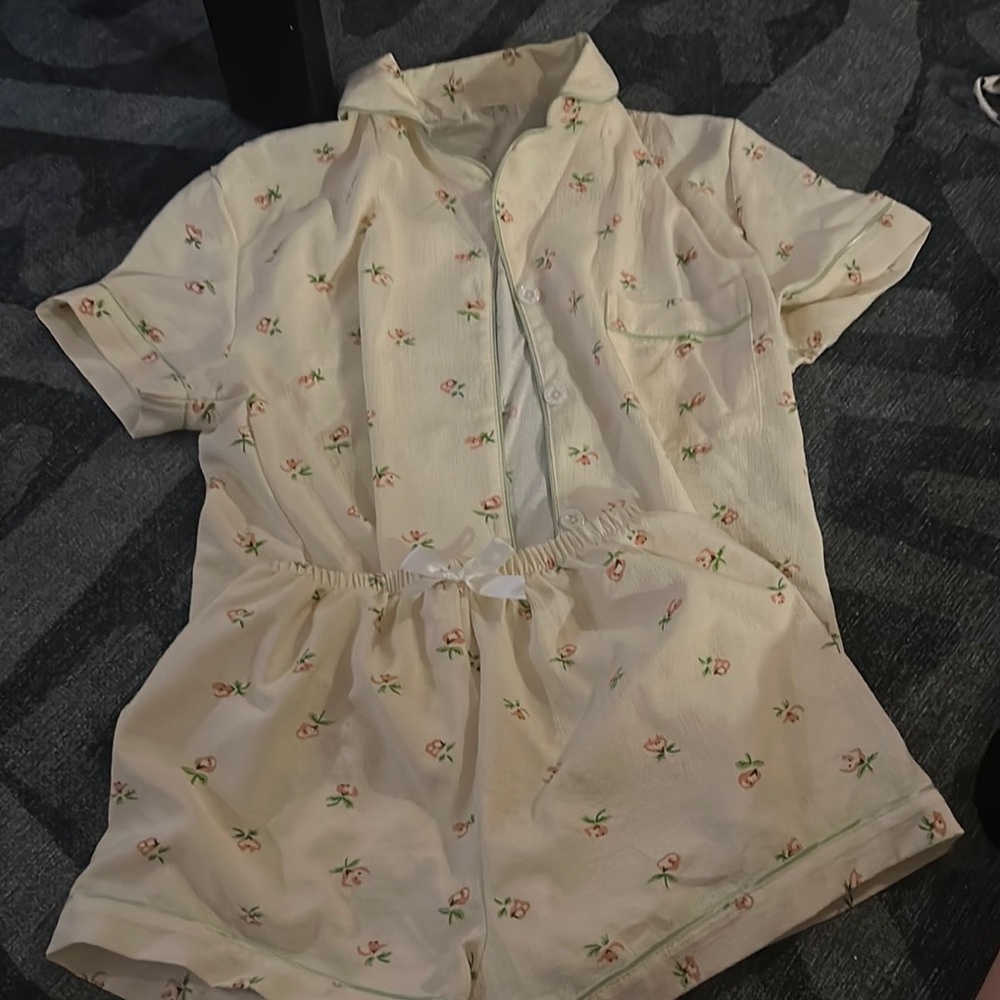 Floral Short Sleeve and Shorts pajamas set